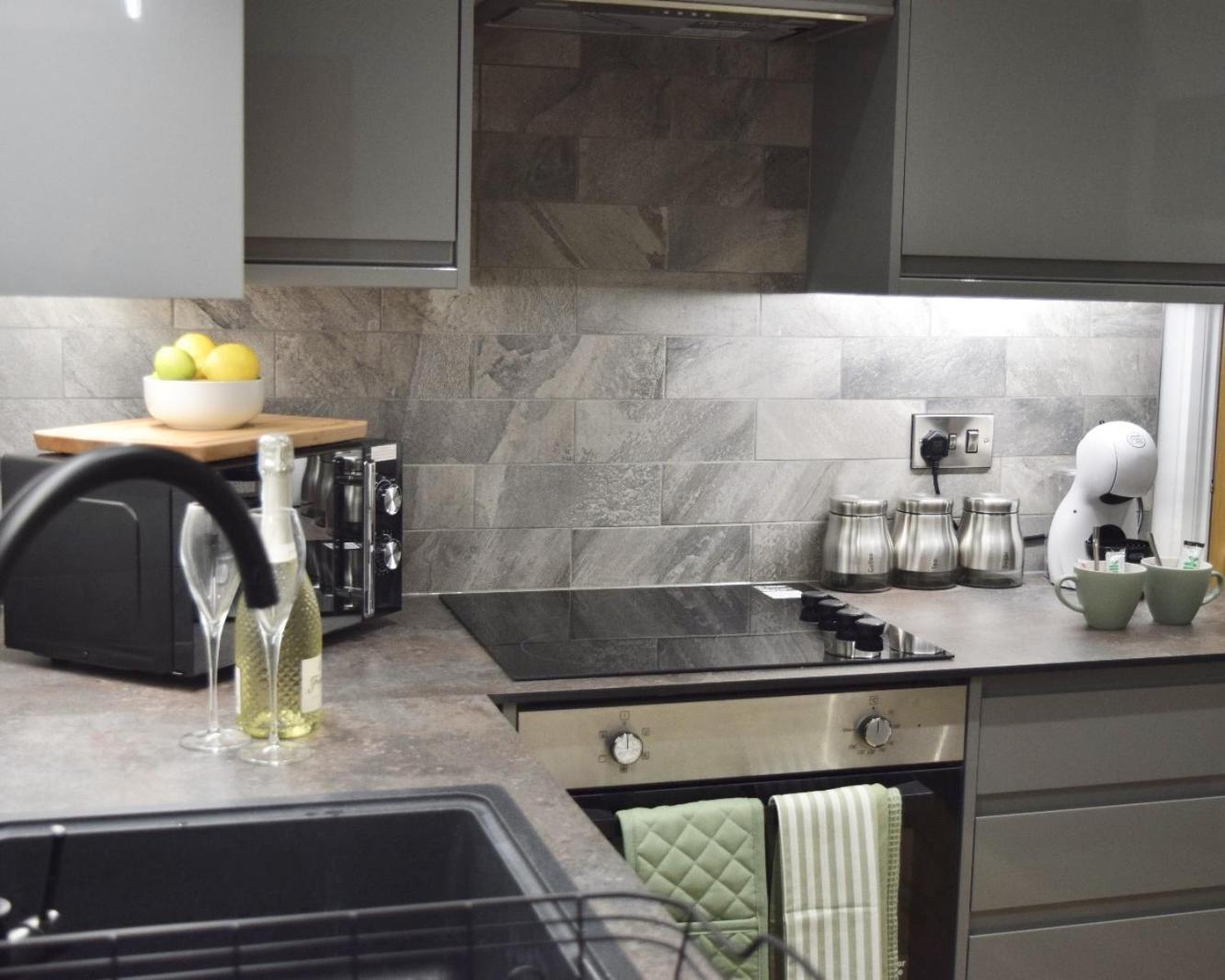 The Yorkshire Crown - Luxury Apartment - Free Parking Nearby ฮาร์โรเกต ภายนอก รูปภาพ