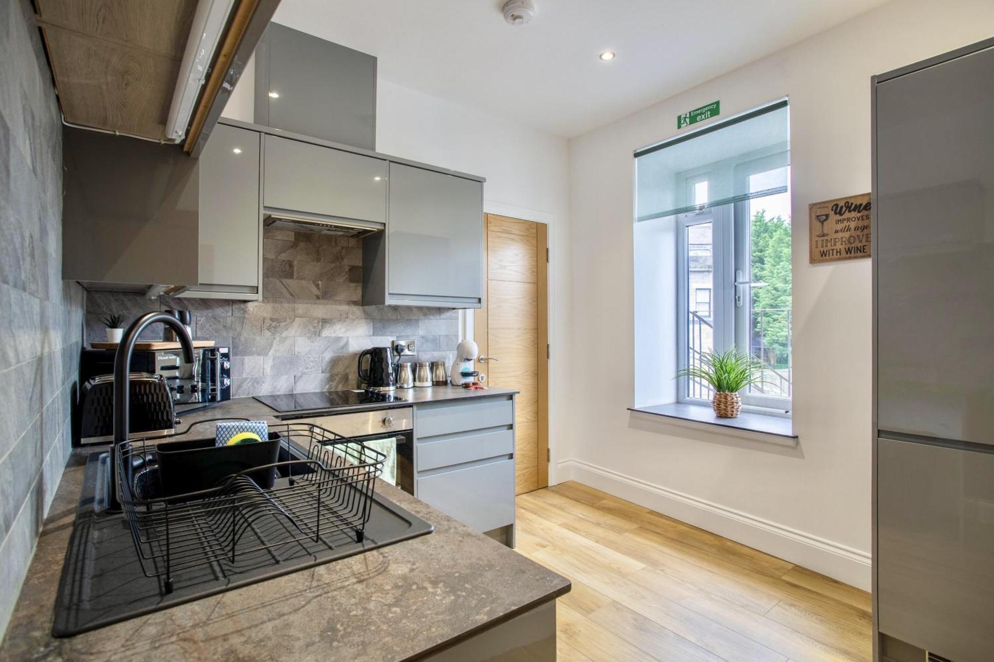The Yorkshire Crown - Luxury Apartment - Free Parking Nearby ฮาร์โรเกต ภายนอก รูปภาพ